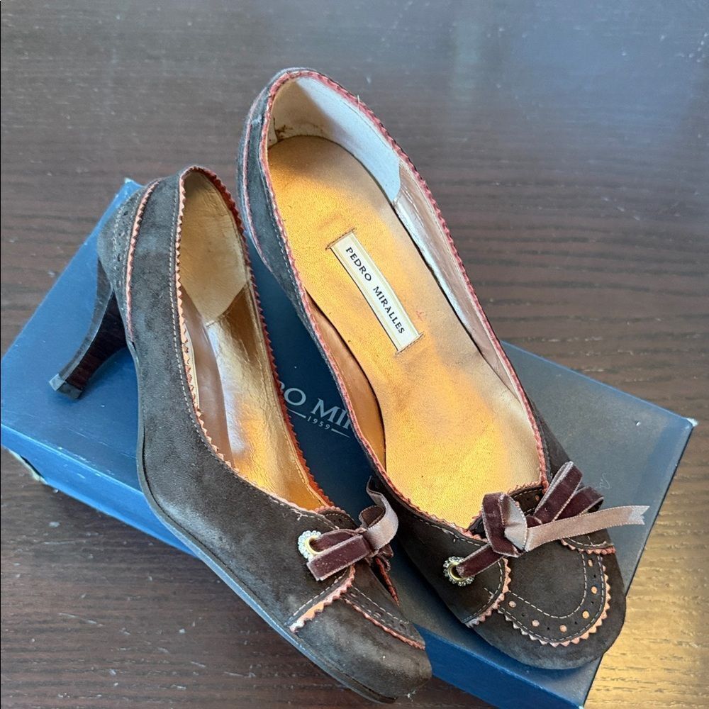 Pedro Miralles Dark Brown Suede Heels with Bow Accent